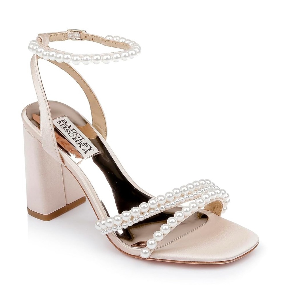 Badgley Mischka Feisty Pearl Block Heels Soft Nude Sz 9.5